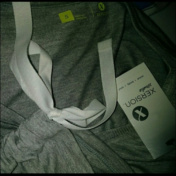 Xersion Top Size Small Active Wear Side Tie NWT - Picture 9 of 10